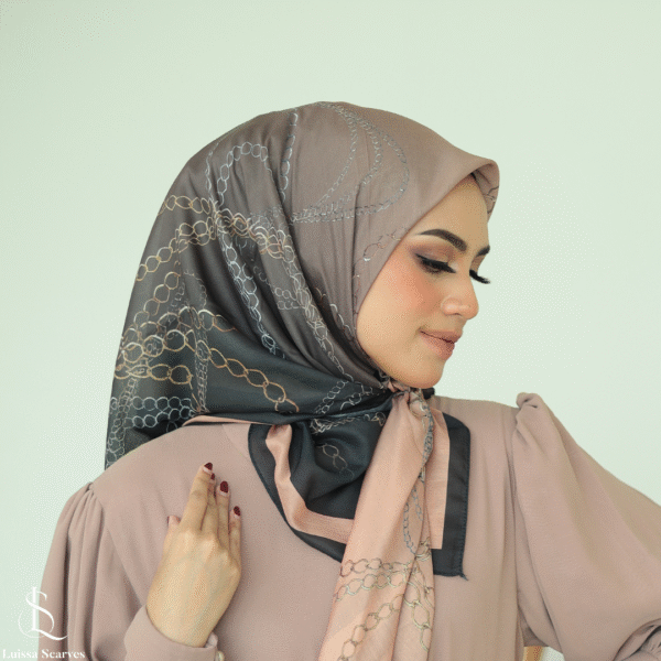 Luissa Chain Pure Comfort Hijab Segi Empat 120cm - Gambar 2
